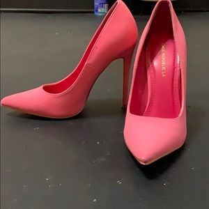 Pink pumps